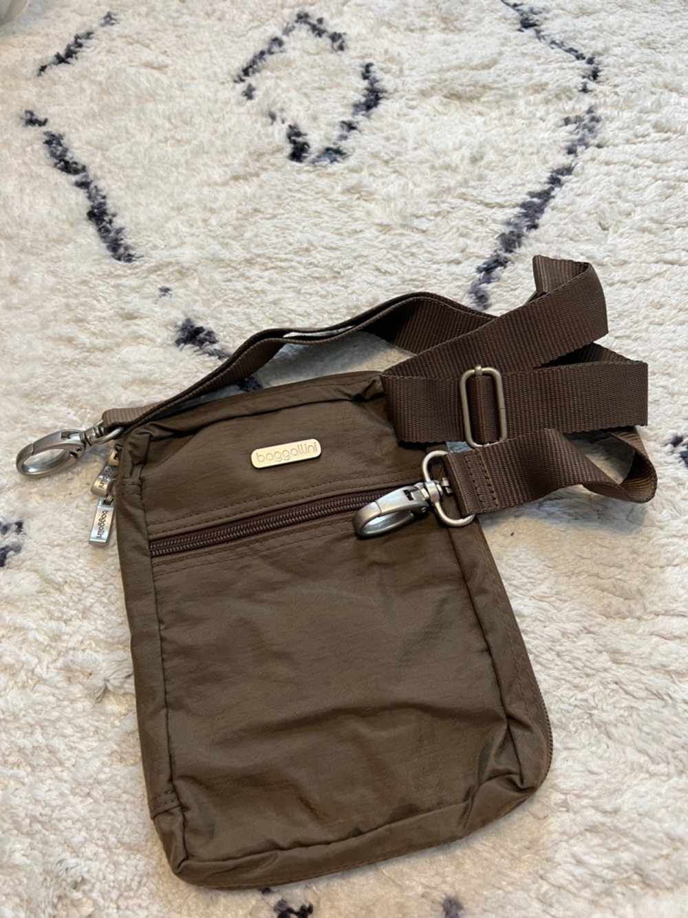 Baggallini Brown Crossbody Sling Bag